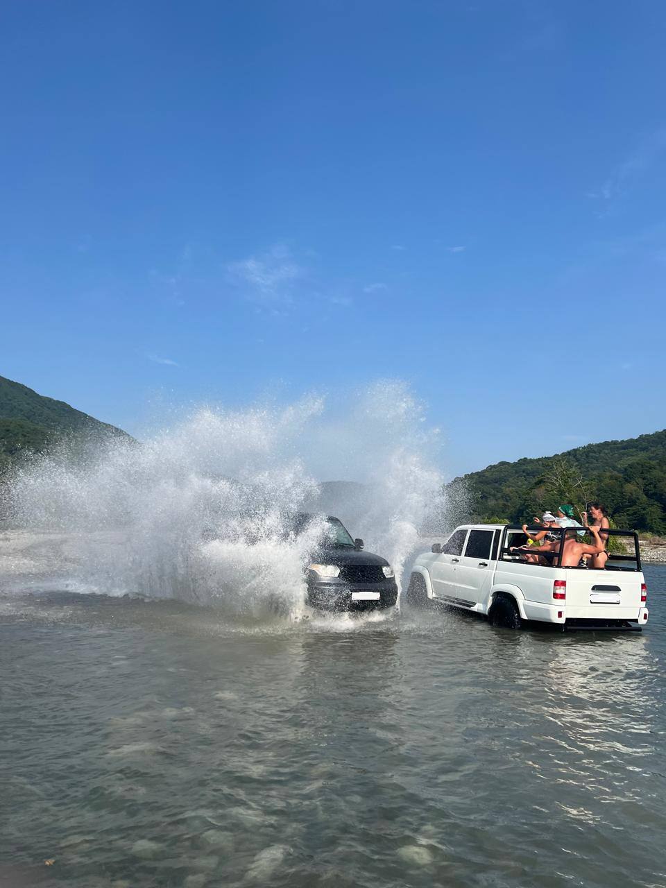 Тур 33 водопада на машинах повышенной проходимости + концерт